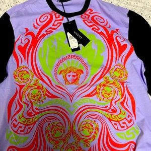 Versace t-shirt long sleeve.